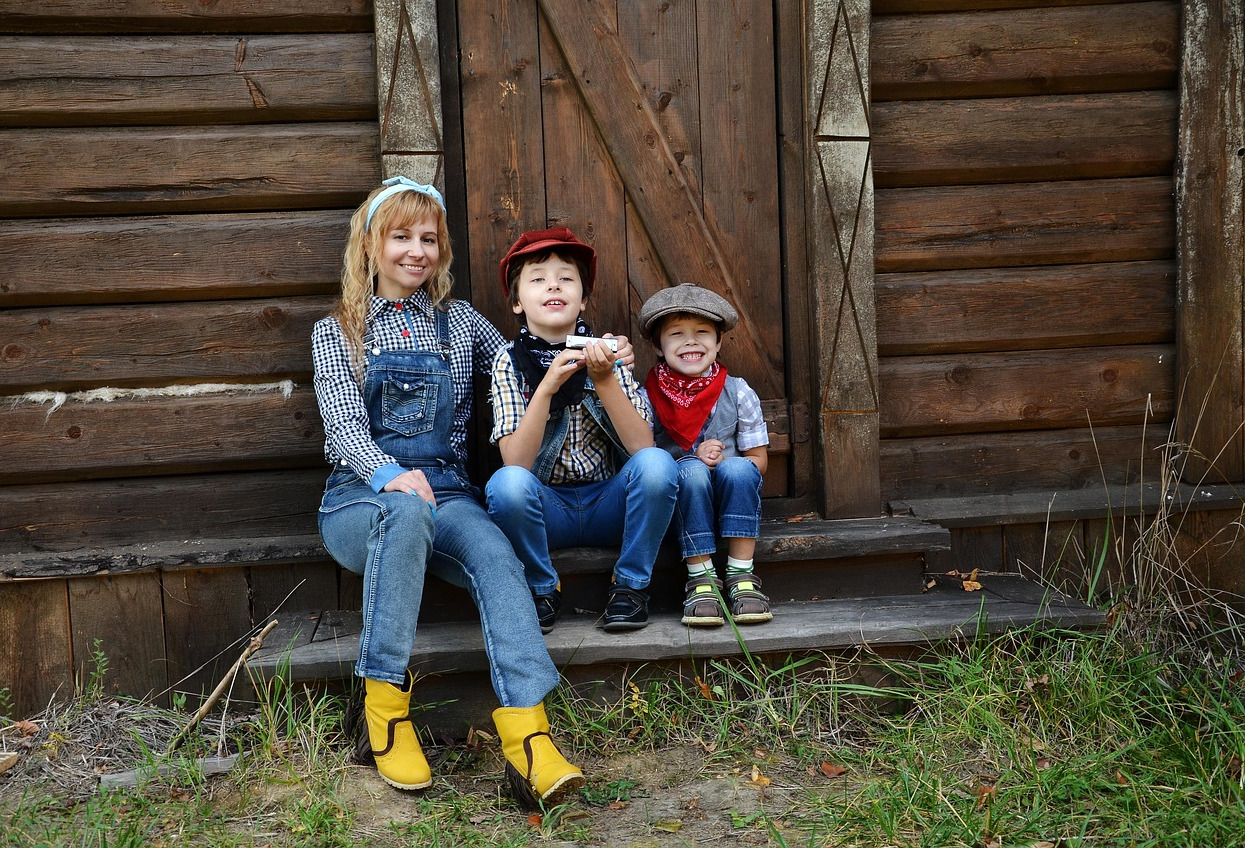 family on country porch texas ranch